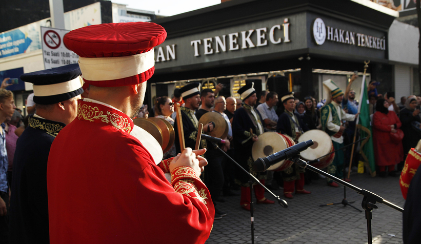 Mehteran Yüce’nin talimatıyla halkla buluştu