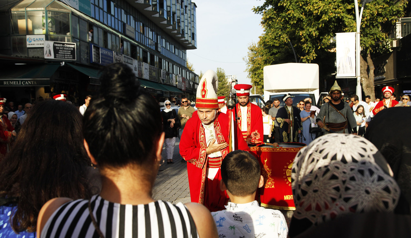 Mehteran Yüce’nin talimatıyla halkla buluştu
