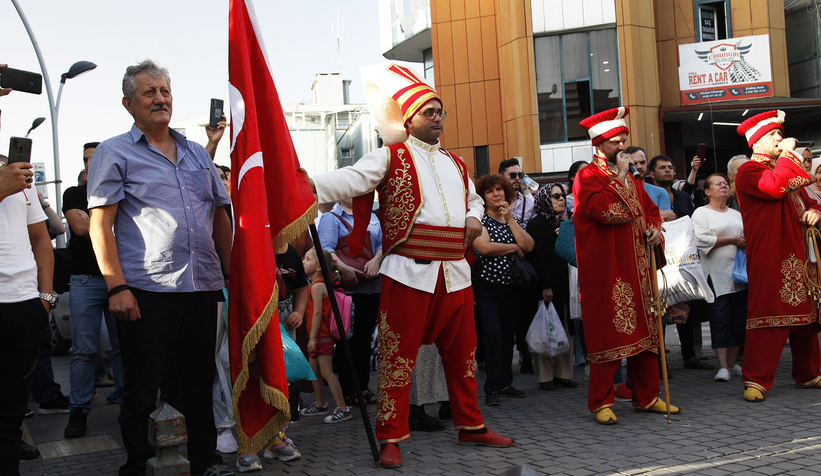 Mehteran Yüce’nin talimatıyla halkla buluştu