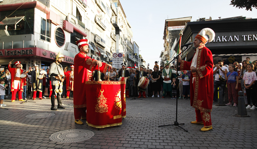 Mehteran Yüce’nin talimatıyla halkla buluştu