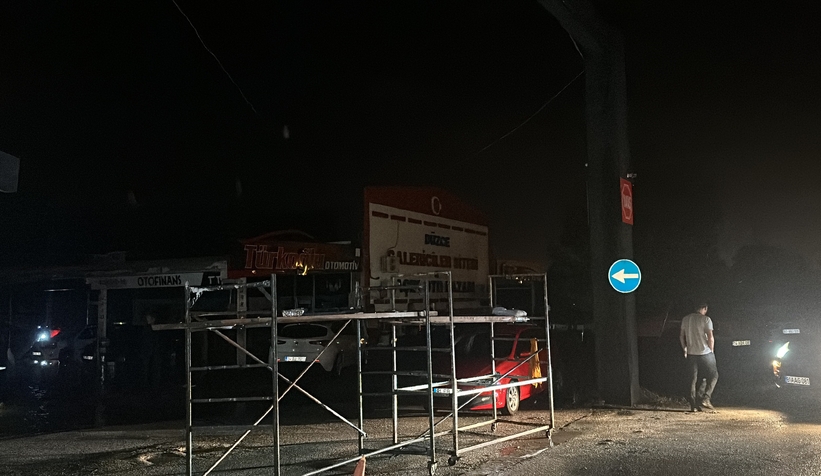 Melen Çayı taştı, 1000’e yakın araç tahliye edildi