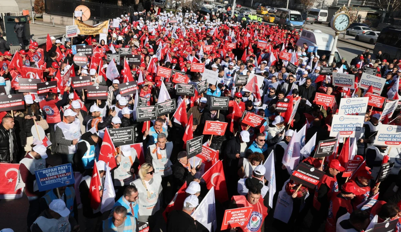 memurlar-refah-payi-istiyor-bakanlik-onunde-eylem-yaptilarvdnqum0zdj