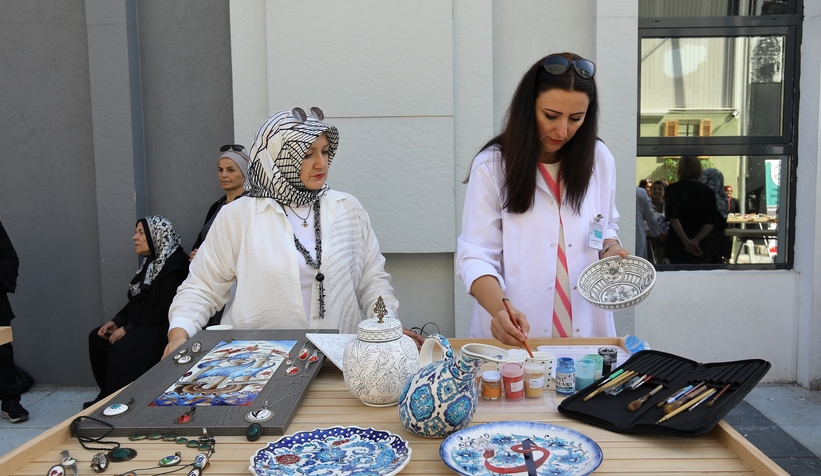 Menekşe Sanat Sokağı ile Kadınlar Çok Mutlu