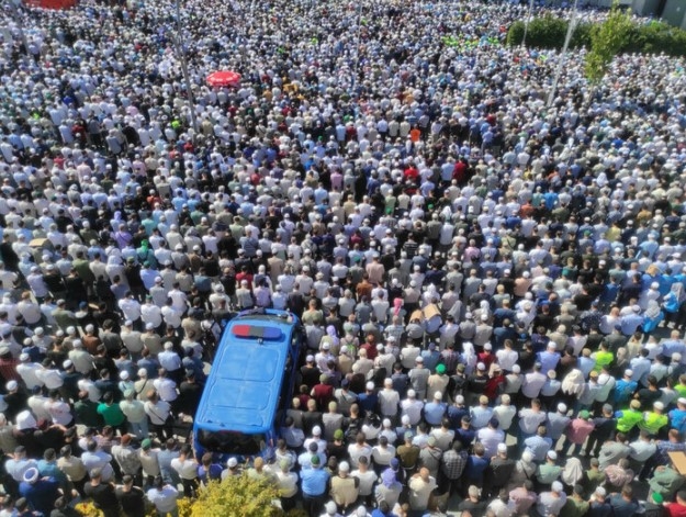 menzil-seyh-seyyid-abdulbaki-el-huseyni-yi-ugurlamaya-gelenlerle-dolduutbsvdurc2