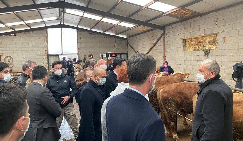 Meral Akşener Sakarya'da çiftçinin sorunlarını dinledi