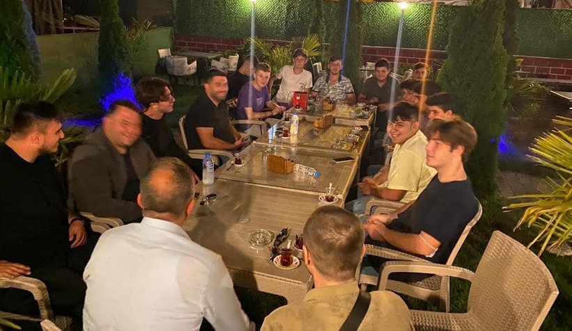 Mesut Ekrem, gençlerle buluştu