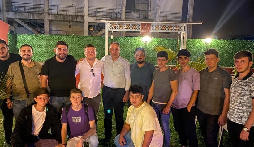 Mesut Ekrem, gençlerle buluştu