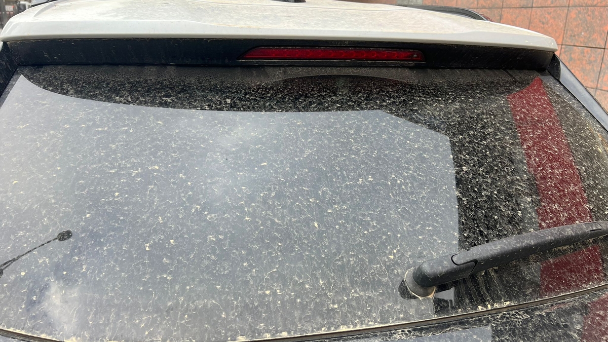 Meteoroloji uyarı yapmıştı, araçlar tozla kaplandı