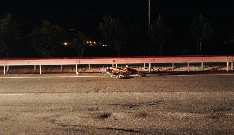 Metrelerce sürüklenen motosikletli öldü