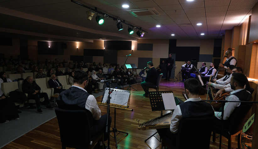 Mevlana gecesinde Kent Orkestrasından tasavvuf dinletisi
