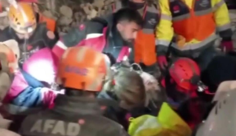 Mezarı kazılmış bekleniyordu, 258. saat sonra sağ kurtuldu