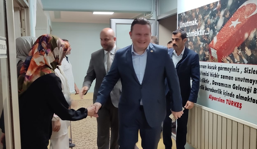 mhp-akyazi-ilce-teskilatini-ziyaret-ettilerc09muzher2