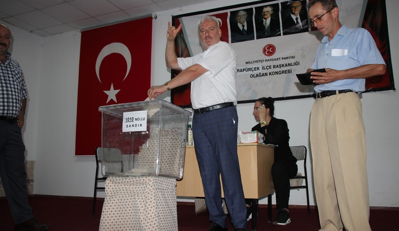 MHP Karapürçek İlçe Başkanlığına Mustafa Hıraç seçildi