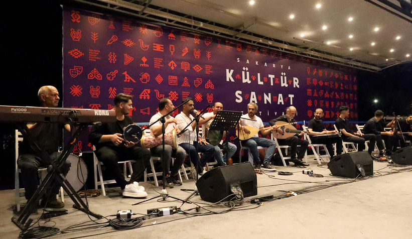 millet-bahcesi-kultur-festivalinde-on-binleri-agirladize5juhr3qu