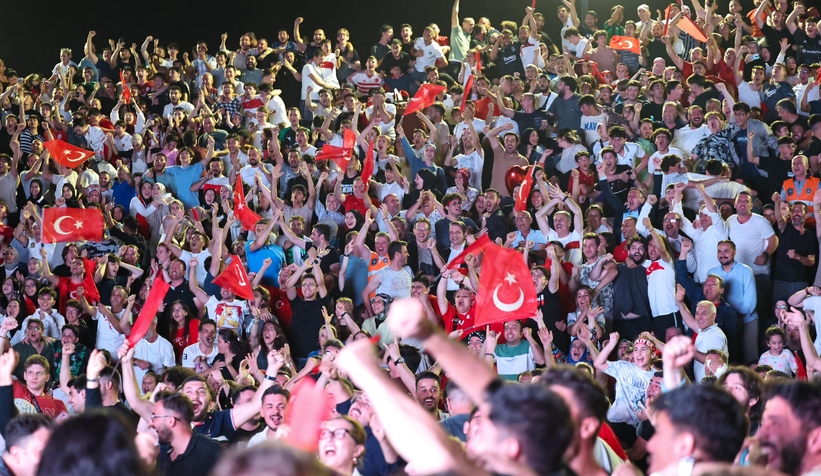 Millet Bahçesi'nde Milli maç heyecanı 