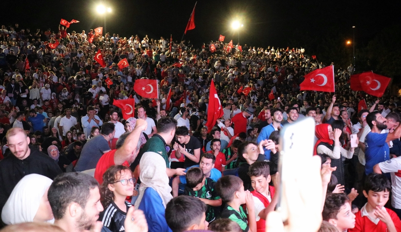 Millet Bahçesi'nde Milli maç heyecanı 