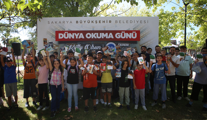 Millet Bahçesi’nde doğa ile kitabın muhteşem uyumu