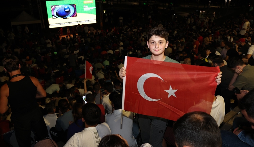 millet-bahcesinde-tarihi-gecekze0nvf5vk