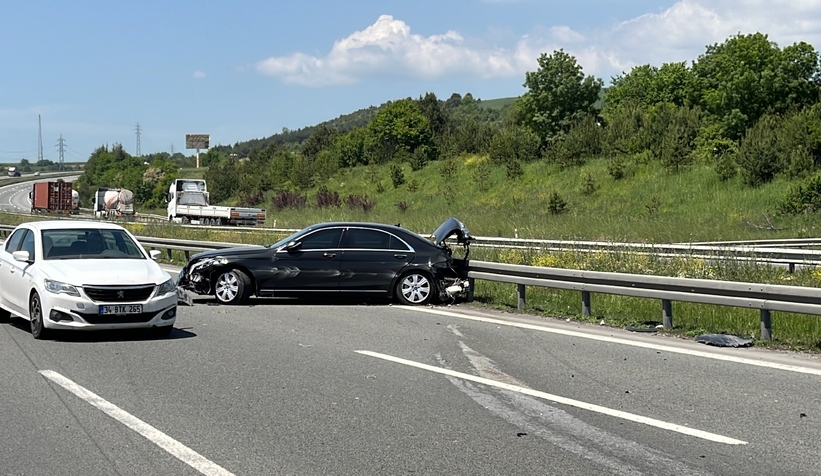 milli-egitim-bakaninin-makam-araci-temde-kaza-yaptimzhsblv4ev