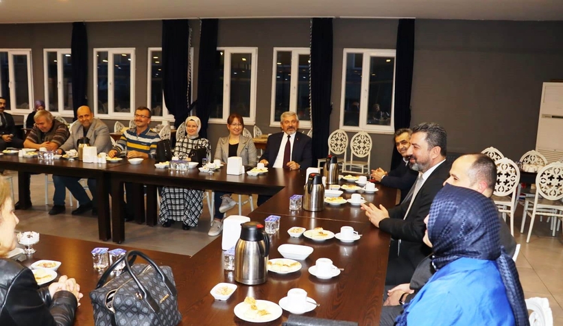 milli-egitim-muduru-emekli-ogretmenlerle-bulustuzk5vz1njch