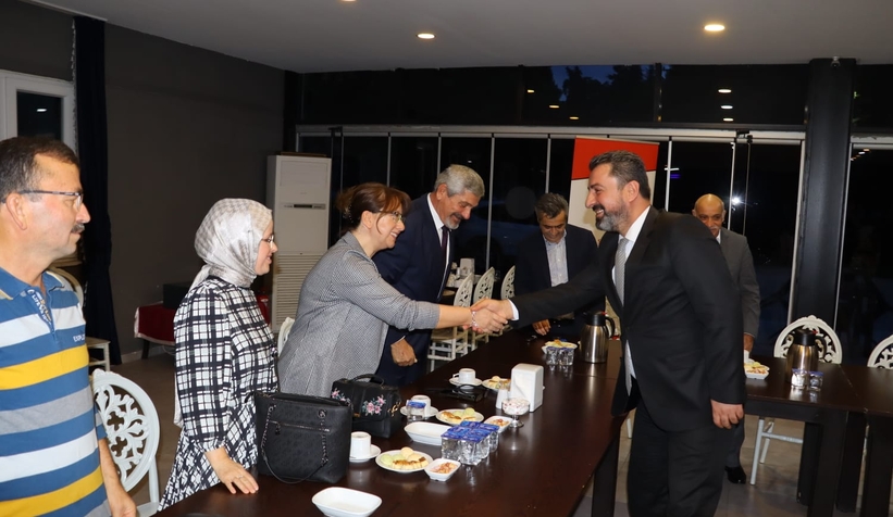 milli-egitim-muduru-emekli-ogretmenlerle-bulustuzk5vz1njch