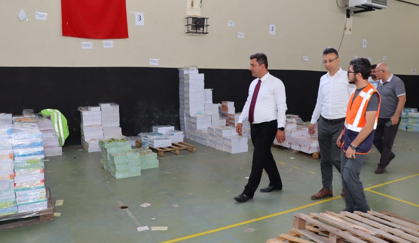 milli-egitim-muduru-savasci-akyazi-da-okullari-inceledibe1wdu5htn