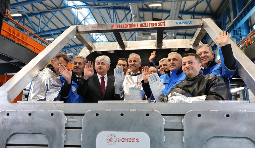 milli-elektrikli-hizli-tren-seti-nde-ilk-kaynak-torenis3fhq21yqw