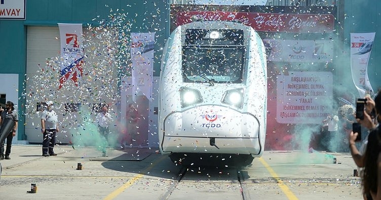 Milli elektrikli tren yola çıkıyor!