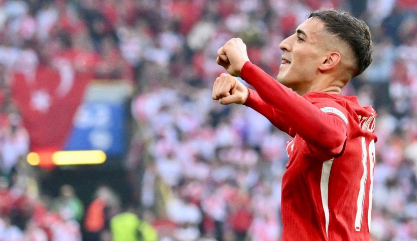 Milli maç heyecanı yine Millet Bahçesi’ndeki dev ekranda