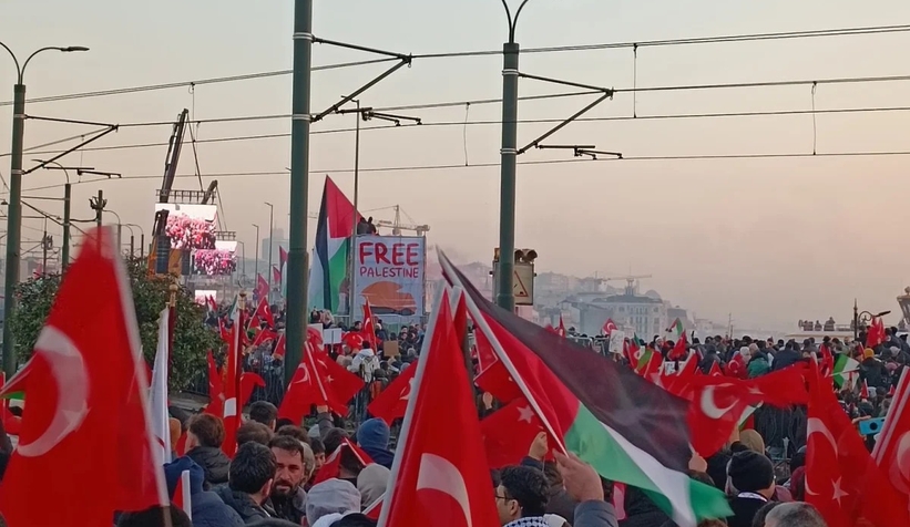milyonlar-galata-ya-akin-etti-gazze-deki-katliama-dur-deeureanazbs