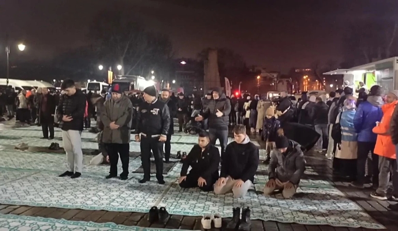 milyonlar-galata-ya-akin-etti-gazze-deki-katliama-dur-deeureanazbs