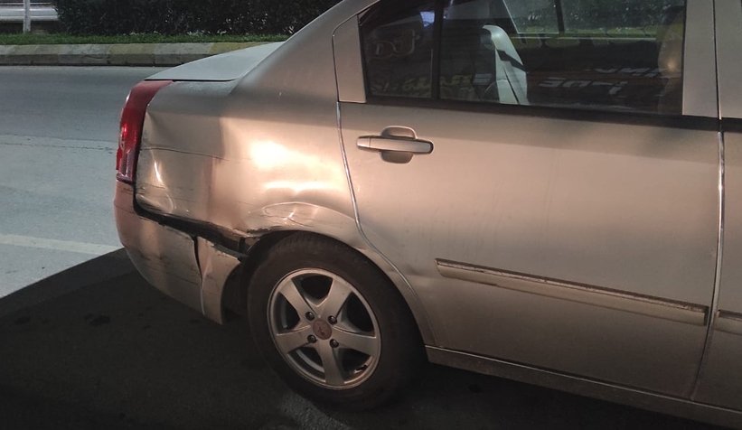 Minibüs çarpıp kaçtı