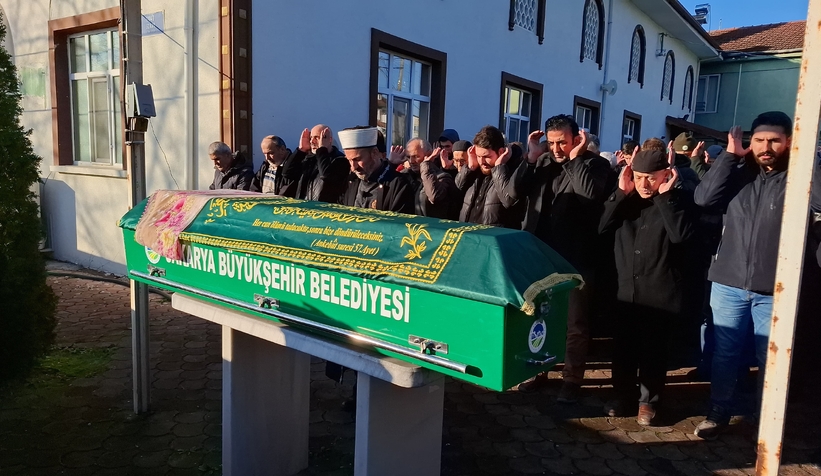 minibus-carpmisti-yasli-kadin-defnedildil2z3d2d5rz
