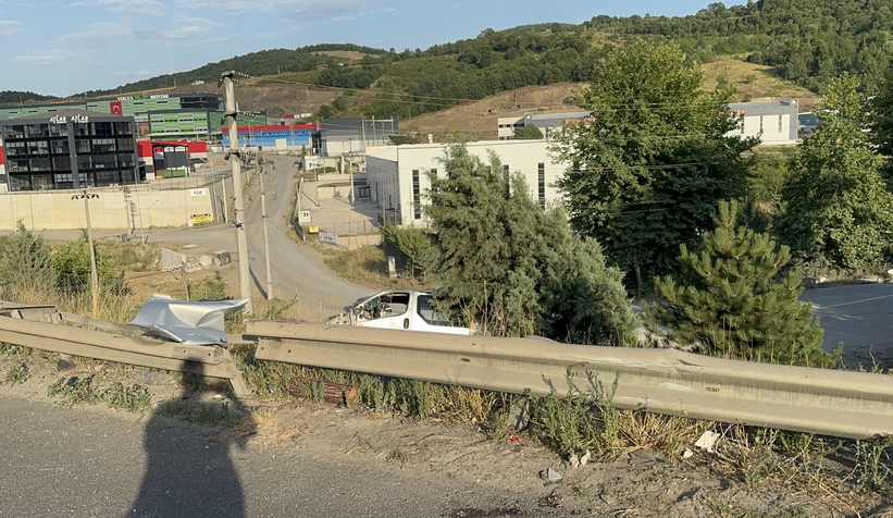 Minibüs şarampole uçtu: 1 ölü, 2 yaralı