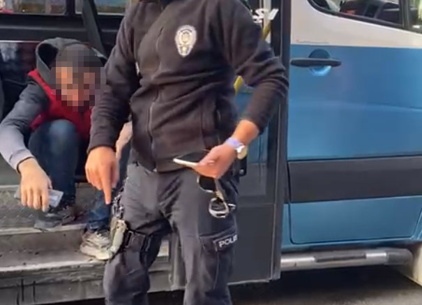 minibus-te-taciz-iddiasi-ortaligi-karistirdictfcv0pmwf