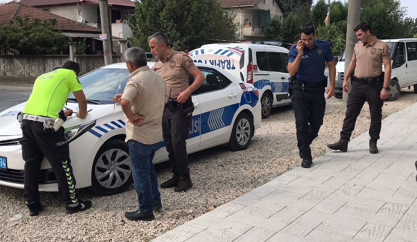 minibuse-carpan-motosikletteki-2-kisi-hastanelik-olduz0nobm5ar1