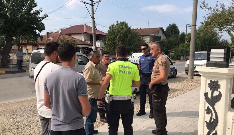 minibuse-carpan-motosikletteki-2-kisi-hastanelik-olduz0nobm5ar1