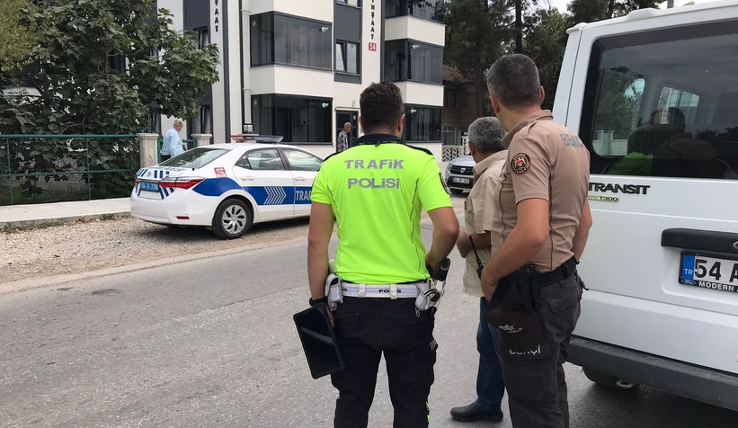 minibuse-carpan-motosikletteki-2-kisi-hastanelik-olduz0nobm5ar1