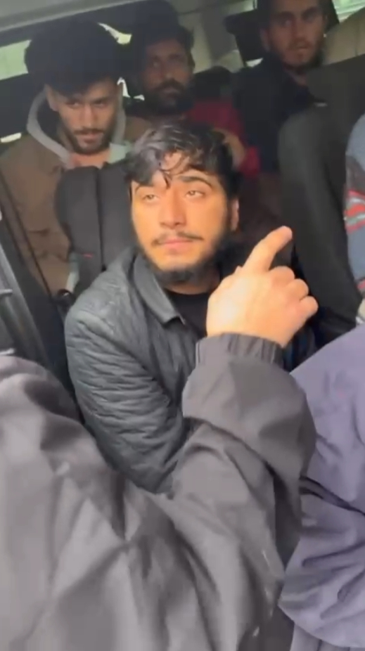 minibuste-13-afgan-ve-pakistanli-kacak-yakalandidhqxshfraj