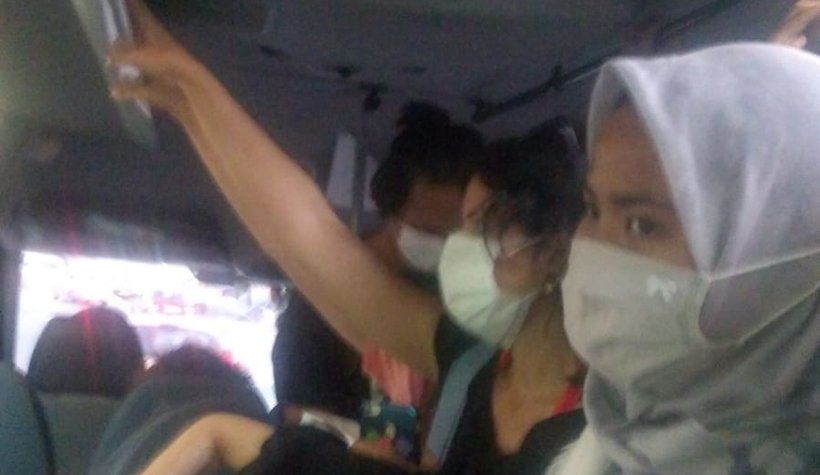 Minibüste korkutan manzara