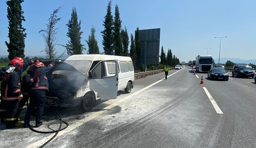 Minibüste yangın çıktı