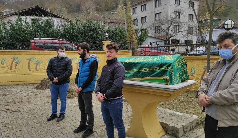 Minik Ecrin toprağa verildi