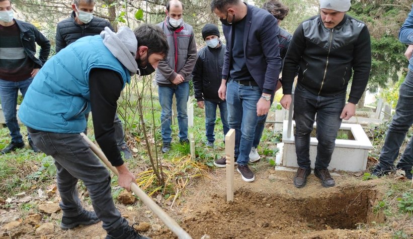 Minik Ecrin toprağa verildi