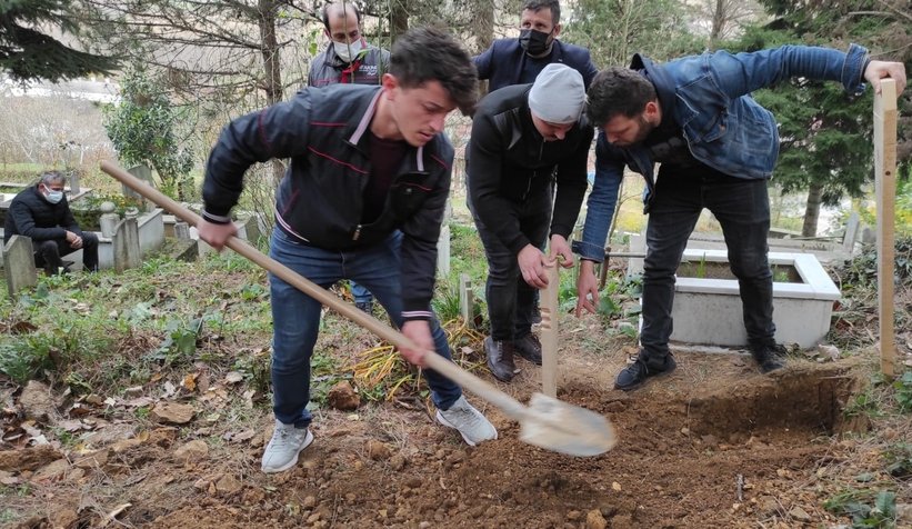 Minik Ecrin toprağa verildi