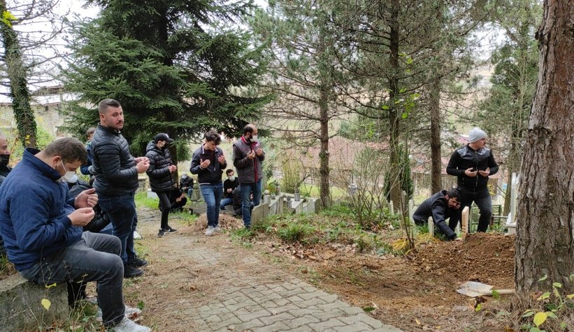 Minik Ecrin toprağa verildi