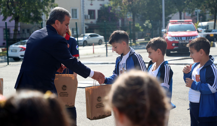 Minik itfaiyecilerin ateşle mücadelesi
