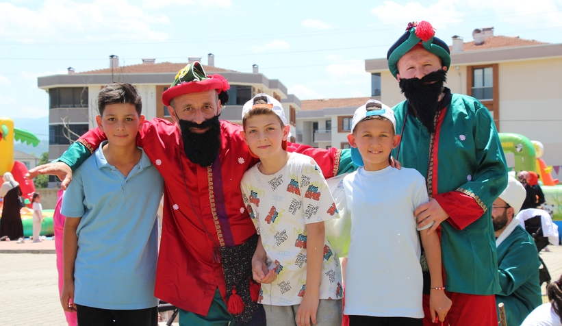 minik-yurekler-mezuniyet-coskusuyla-bulustuz2kyehv5tu