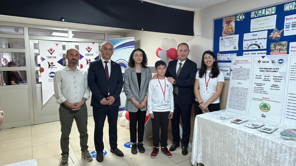Mithatpaşa Ortaokulu’nda Bilim Fuarı heyecanı