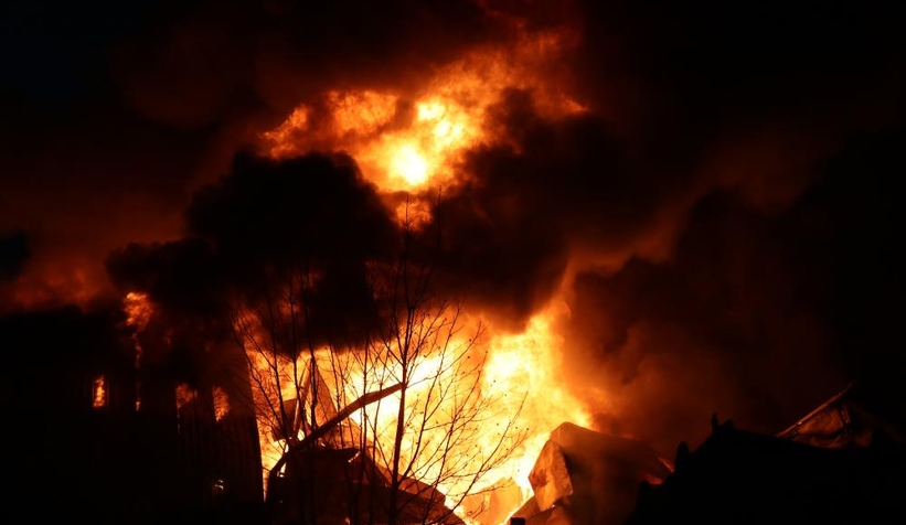 Mobilya atölyesindeki yangın kontrol altına alındı