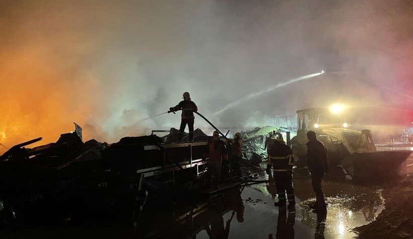 Mobilya fabrikasındaki hasar gün ağırınca ortaya çıktı